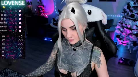 Snapshot of rachelqueen_ chatting on January 11, 8:10 pm Miko Pleasee help me get 100 likes online show from January 11, 8:10 pm