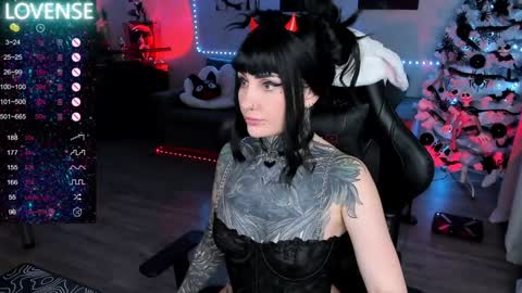 Snapshot of rachelqueen_ chatting on January 27, 12:37 pm Miko Pleasee help me get 100 likes online show from January 27, 12:37 pm