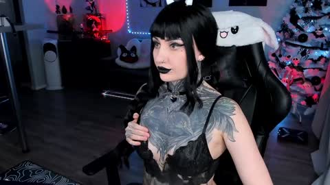 Snapshot of rachelqueen_ chatting on February 4, 2:10 pm Miko Pleasee help me get 100 likes online show from February 4, 2:10 pm