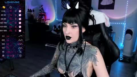 Snapshot of rachelqueen_ chatting on February 17, 11:02 am Miko Pleasee help me get 100 likes online show from February 17, 11:02 am