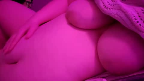 rachs_wardrobe online show from February 5, 1:43 am