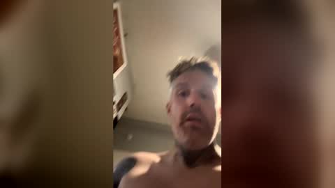 raddrobb13 online show from June 25, 5:12 am