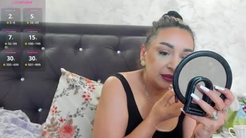 raelledarkstar online show from May 22, 7:48 am