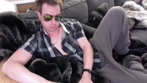 Raey online show from April 9, 9:36 am