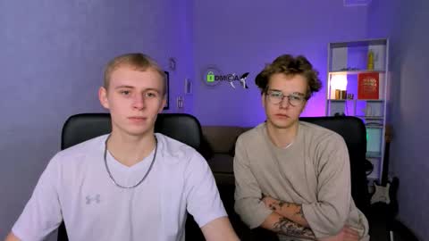 Snapshot of rafael_bien chatting on December 21, 10:11 am rafael online show from December 21, 10:11 am