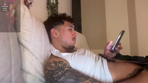 Snapshot of rafael_stone1 chatting on March 26, 4:29 am NEW IG online show from March 26, 4:29 am