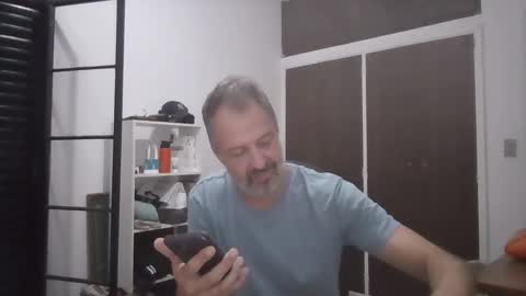 Snapshot of rafaelsel chatting on October 12, 10:31 pm Big Uncle Jungle online show from October 12, 10:31 pm