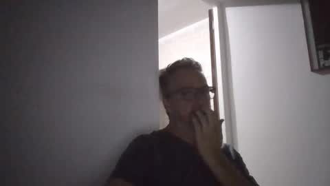 Snapshot of rafaelsel chatting on November 1, 4:25 am Big Uncle Jungle online show from November 1, 4:25 am