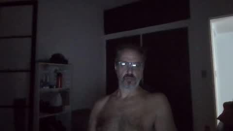 Snapshot of rafaelsel chatting on November 18, 4:17 am Big Uncle Jungle online show from November 18, 4:17 am