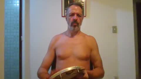 Snapshot of rafaelsel chatting on December 21, 11:45 pm Big Uncle Jungle online show from December 21, 11:45 pm