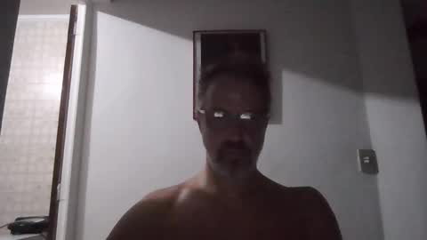 Snapshot of rafaelsel chatting on February 3, 1:48 am Big Uncle Jungle online show from February 3, 1:48 am