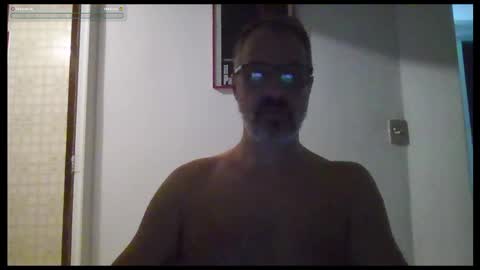 Snapshot of rafaelsel chatting on March 17, 3:11 am Big Uncle Jungle online show from March 17, 3:11 am