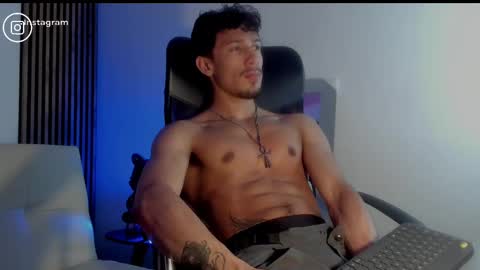 Snapshot of rafaelstone chatting on October 1, 2:39 am IG online show from October 1, 2:39 am