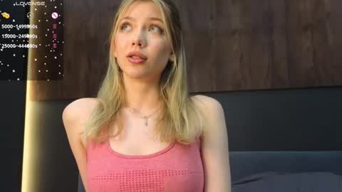 Snapshot of rainauge chatting on February 12, 10:48 pm Lisa online show from February 12, 10:48 pm