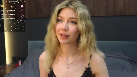 Snapshot of rainauge chatting on February 21, 11:54 pm Lisa online show from February 21, 11:54 pm