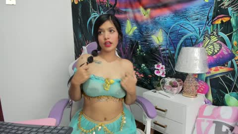 Snapshot of rainbow__coockie chatting on January 4, 10:45 pm rainbow__coockie online show from January 4, 10:45 pm