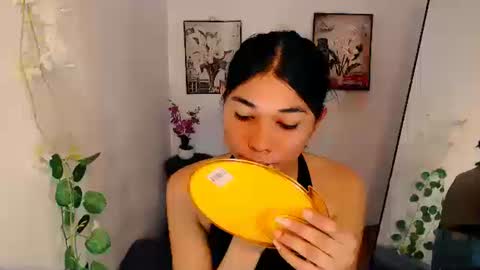 raindrizzle1706 online show from December 17, 7:25 am