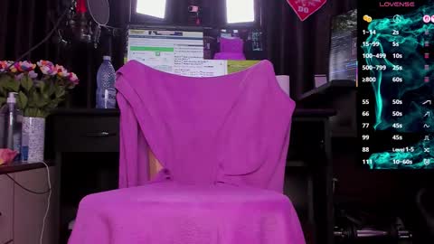 Laura online show from October 7, 2:42 am