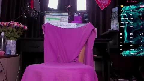 Laura online show from January 12, 3:34 am