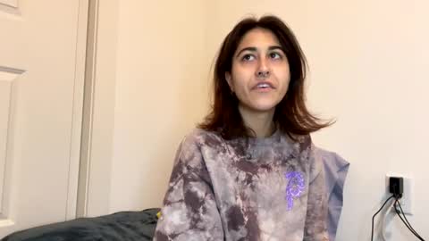 Snapshot of raiyvyn chatting on December 10, 3:09 am Ray Ray online show from December 10, 3:09 am