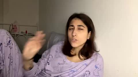 Snapshot of raiyvyn chatting on January 3, 6:44 am Ray Ray online show from January 3, 6:44 am