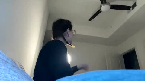 Snapshot of raiyvyn chatting on February 6, 6:08 am Ray Ray online show from February 6, 6:08 am