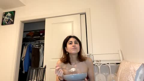 Snapshot of raiyvyn chatting on February 12, 4:12 am Ray Ray online show from February 12, 4:12 am