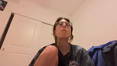 Snapshot of raiyvyn chatting on September 18, 4:25 am Ray Ray online show from September 18, 4:25 am