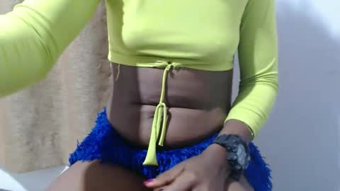 Snapshot of ramie19 chatting on March 22, 4:10 pm ramie19 online show from March 22, 4:10 pm