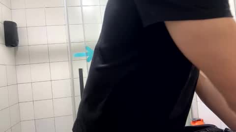 Snapshot of ramix95 chatting on November 16, 5:07 pm ramix95 online show from November 16, 5:07 pm