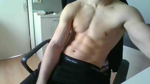 ramonjoosse2001 online show from February 24, 12:36 pm