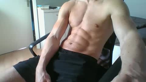 ramonjoosse2001 online show from April 9, 12:10 pm