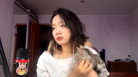 Ada Kim online show from June 28, 2:56 pm