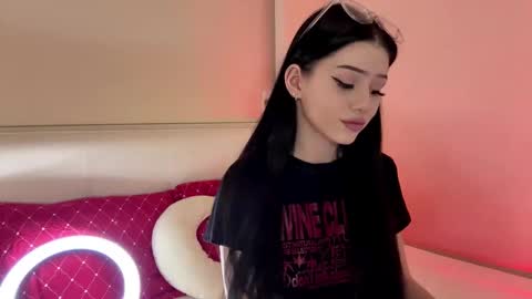 Snapshot of randiburt chatting on December 15, 4:44 pm Luna online show from December 15, 4:44 pm