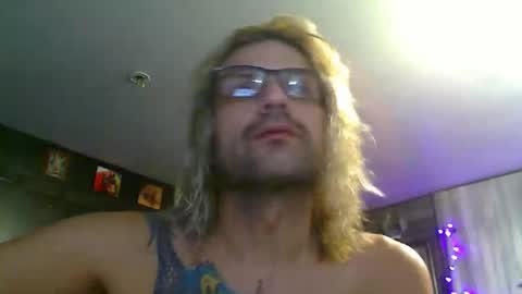 Snapshot of randybater8in chatting on April 12, 11:04 am Randy8inbater online show from April 12, 11:04 am