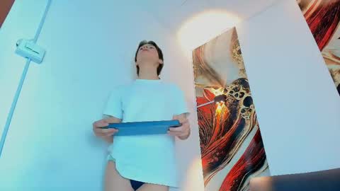 raphael_nyon1 online show from May 15, 4:30 am