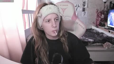 Snapshot of rapunzel_cute chatting on April 14, 1:28 pm Rapunzel online show from April 14, 1:28 pm