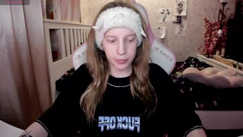 Snapshot of rapunzel_cute chatting on April 26, 6:16 pm Rapunzel online show from April 26, 6:16 pm