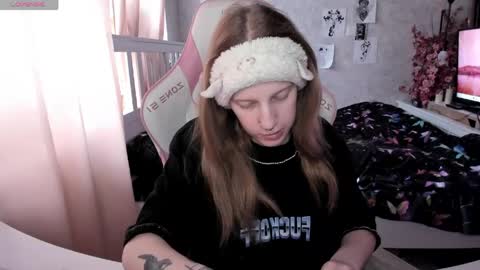 Snapshot of rapunzel_cute chatting on April 27, 1:20 pm Rapunzel online show from April 27, 1:20 pm