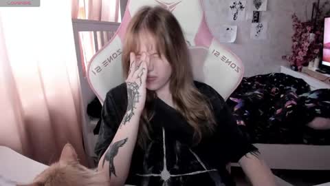 Snapshot of rapunzel_cute chatting on April 29, 12:20 pm Rapunzel online show from April 29, 12:20 pm