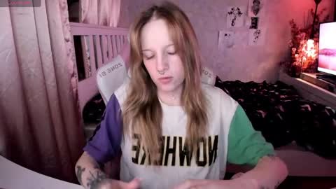 Snapshot of rapunzel_cute chatting on May 9, 7:41 pm Rapunzel online show from May 9, 7:41 pm