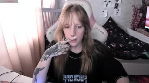 Snapshot of rapunzel_cute chatting on May 14, 1:40 pm Rapunzel online show from May 14, 1:40 pm