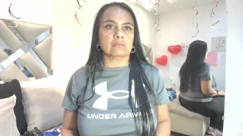 Raquel Moore  online show from February 17, 1:29 pm