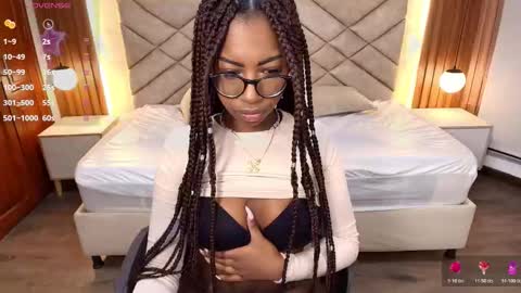 Snapshot of raqueljones_ chatting on March 5, 12:12 pm Raquel online show from March 5, 12:12 pm