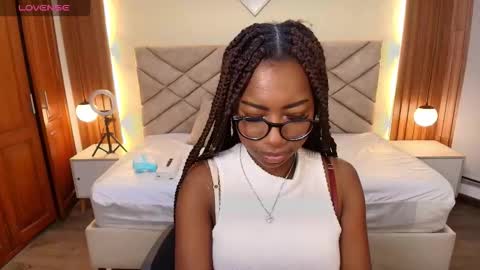 Snapshot of raqueljones_ chatting on March 22, 11:57 am Raquel online show from March 22, 11:57 am