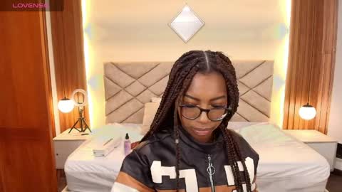 Snapshot of raqueljones_ chatting on March 28, 11:54 am Raquel online show from March 28, 11:54 am