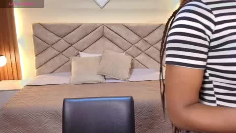 Snapshot of raqueljones_ chatting on April 21, 12:11 pm Raquel online show from April 21, 12:11 pm