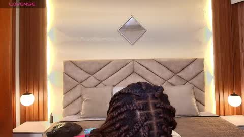 Snapshot of raqueljones_ chatting on April 24, 12:18 pm Raquel online show from April 24, 12:18 pm