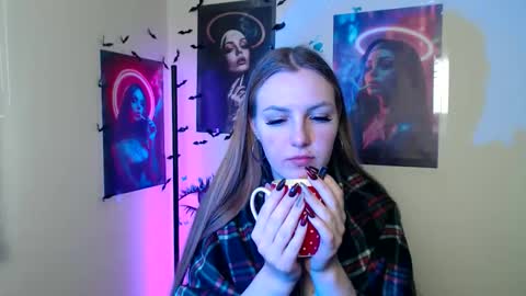 raspberry0101 online show from October 3, 1:08 pm