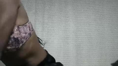 Snapshot of rasta_berry chatting on May 29, 7:12 pm rasta online show from May 29, 7:12 pm
